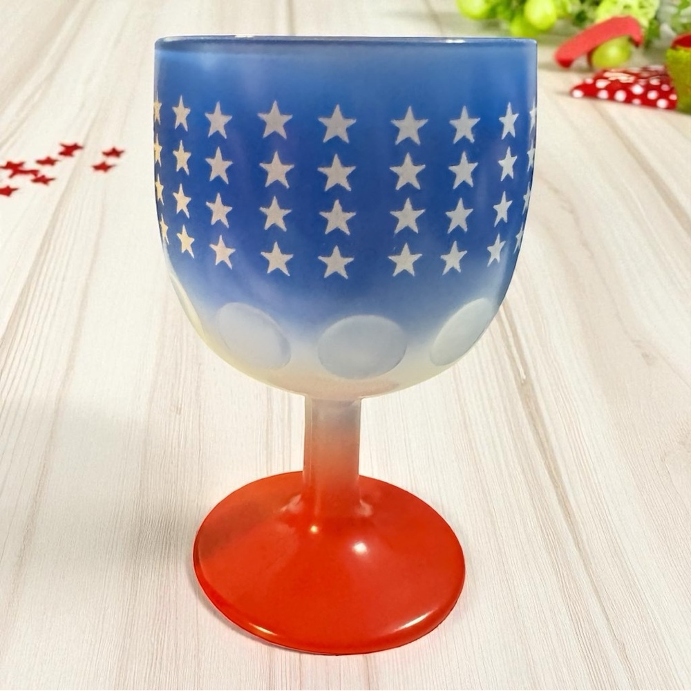 Vintage Pair of Blue & Red Thumbprint Goblets | Stars Patriotic Pressed Glass 6" - Picture 9 of 16